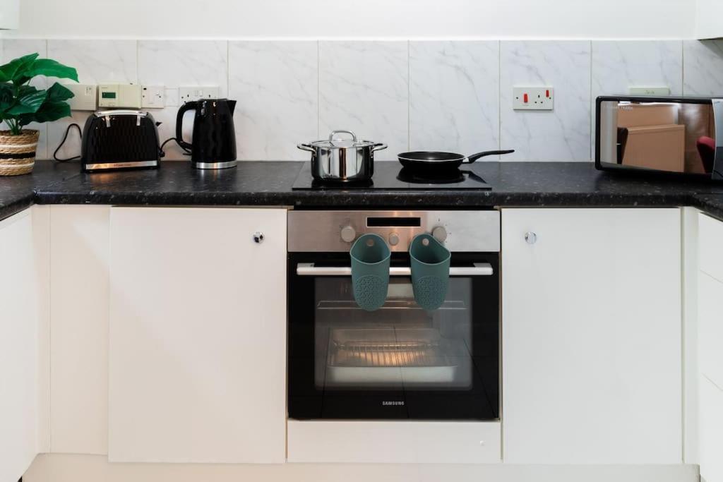 Apartamento Cosy Decorated Flat In Tonbridge Exterior foto